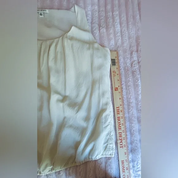 Banana Republic Cream Sleeveless Pleated Blouse Women’s Medium 100% Silk - Picture 6 of 8